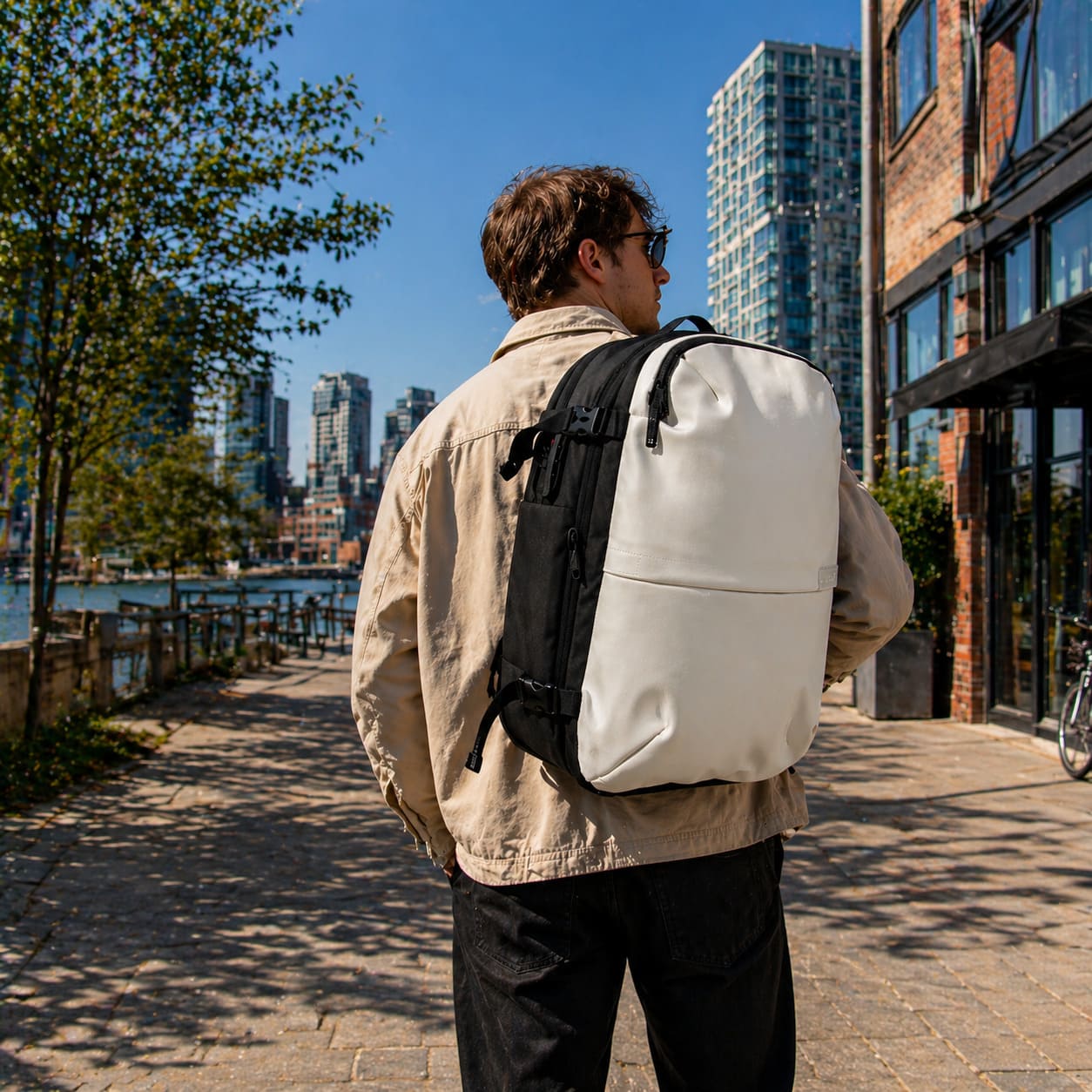 Sac Airoxbag ouvert montrant ses compartiments d'organisation